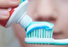 Di che pasta sono fatti? Test su 20 dentifrici: slalom tra piombo e biossido di titanio