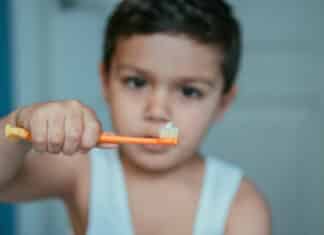 Dentifrici per bambini: senza fluoro… ma con lo zucchero! dentifrici