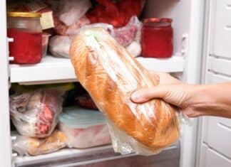 “Evitare assolutamente di congelare il pane”? Una fake, ecco perché CONGELARE IL PANE