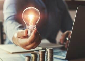 Luce, sul sito Arera pubblica un motore di ricerca per facilitare il passaggio al servizio a tutele graduali luce