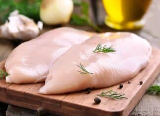 Pollo e batteri: gli errori da non commettere in cucina (video) POLLO