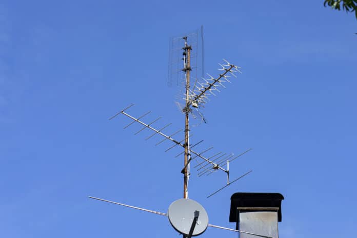 ANTENNA CENTRALIZZATA TV, satellite and terrestrial antenna for viewing digital and analog television channels. ANTENNA CENTRALIZZATA
