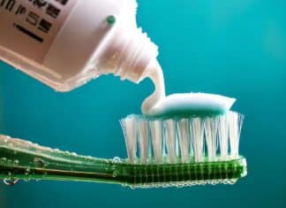 Uno studio su 51 dentifrici rivela contaminazioni diffuse da piombo e metalli pesanti dentifrici