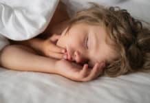 Sostanze pericolose nei materassi per bambini: l’amara verità di due studi canadesi