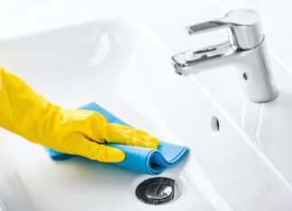 Bagno pulito e senza rischi: che detersivo scegliere?