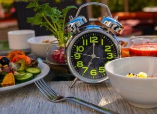 Lo studio: con il digiuno intermittente si perde peso come con una dieta tradizionale dieta