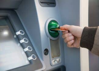Conto corrente, il confronto tra costi allo sportello e on line: Poste, Bbva e Ing Direct i più economici conto corrente