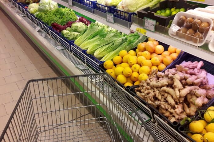 Fare la spesa dal fruttivendolo gdo spesa dieta