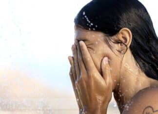 Come proteggere gli occhi dai piccoli (e comuni) incidenti in spiaggia OCCHI IRRITAZIONI