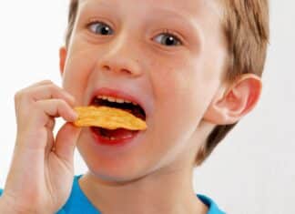 Patatine, snack vegetali e acrilammide: un rischio per i bambini PATATINE ACRILAMMIDE