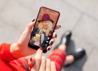 Influencer di moda e cibo, indagine europea: il 67% dei post non dichiara collaborazione con i brand