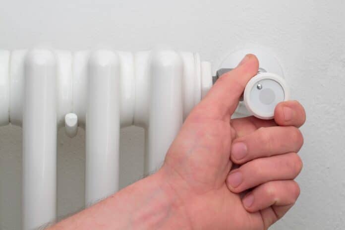 radiatore orizzontale DISTACCO RISCALDAMENTO