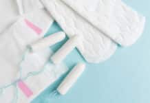 Assorbenti e tamponi mestruali: cocktail di sostanze tossiche senza regole