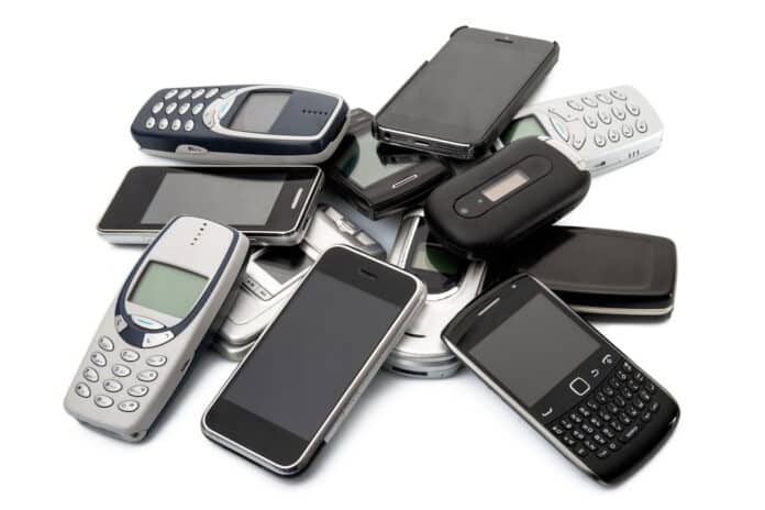 vecchi telefonini raee esselunga