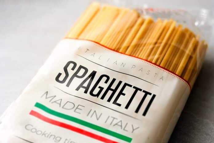 a pack of spaghetti with the made in Italy label PASTA LIDL