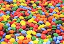 La retromarcia di Nestlé: stop ai coloranti artificiali NESTLE' COLORANTI