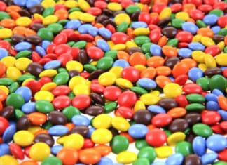 La retromarcia di Nestlé: stop ai coloranti artificiali NESTLE' COLORANTI