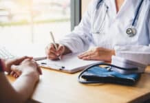 Malattia e certificato medico, l’Inps copre anche il giorno precedente (ma solo in alcuni casi)