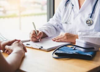 Malattia e certificato medico, l’Inps copre anche il giorno precedente (ma solo in alcuni casi)